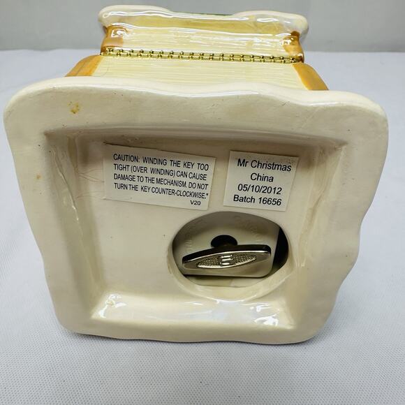 Mr Christmas Animated Dog House Music Box "Deck The Halls" Village Christmas - Picture 5 of 10